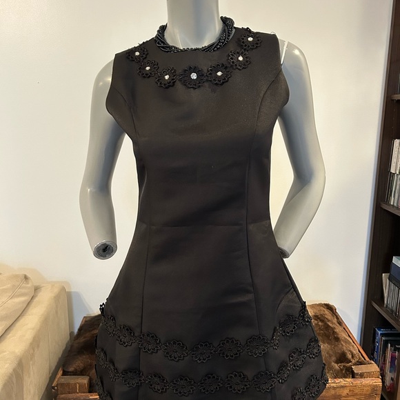 Gorgeous Black Mini Dress with 3D flower embellishments ❤️🤩 - Picture 1 of 13